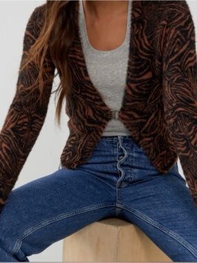 Free People she’s all that animal print fuzzy cardigan sz L